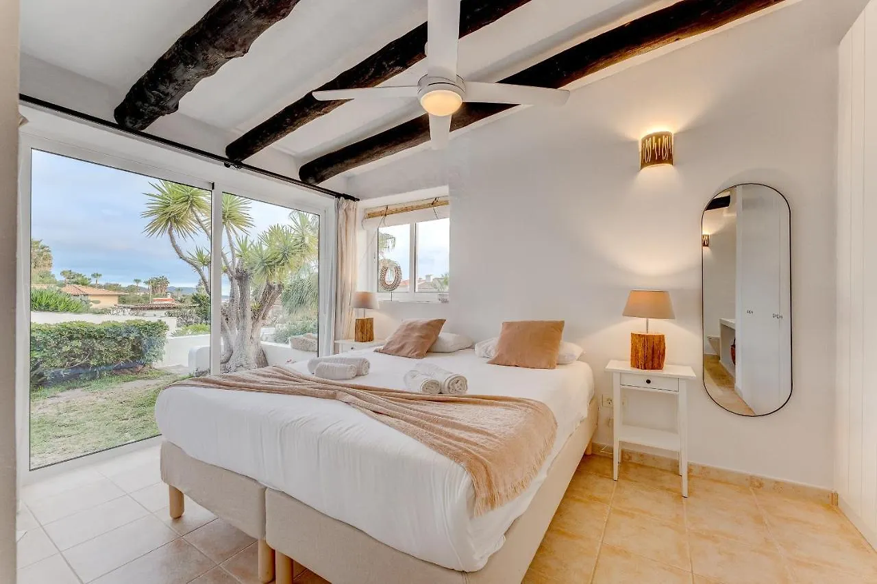 Charming Villa With Private And Heated Pool Costa Adeje  España